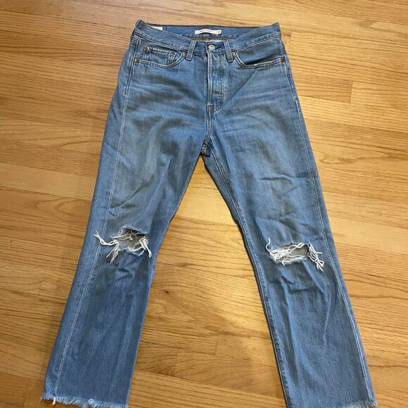 Levi's Wedgie Straight Crop Jeans Premium Distressed Button Fly, Raw Hem Denim - Picture 4 of 6